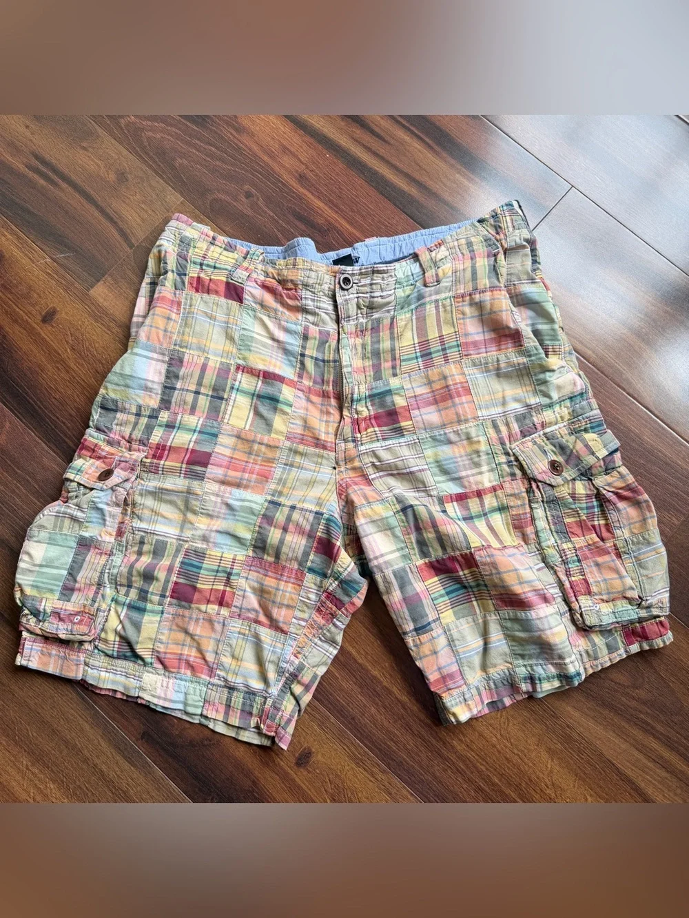 J Crew Y2K Madras Cargo Shorts Men’s 36 Small Hole